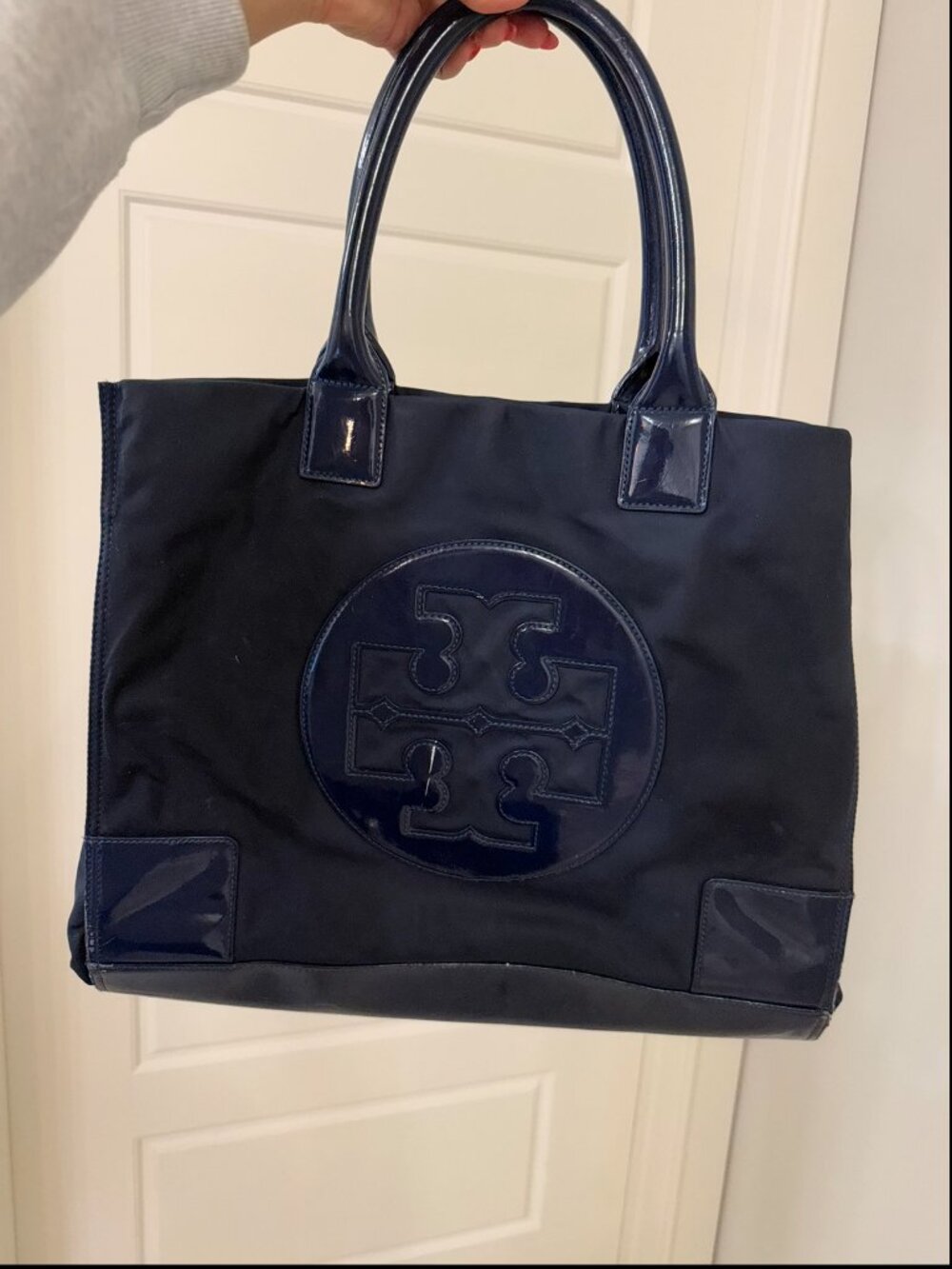 Authentic TORY BURCH Ella Navy Nylon Patent Large Logo Tote Bag Handbag